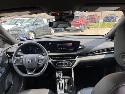 Used 2025 Buick Envista Sport Touring image 31