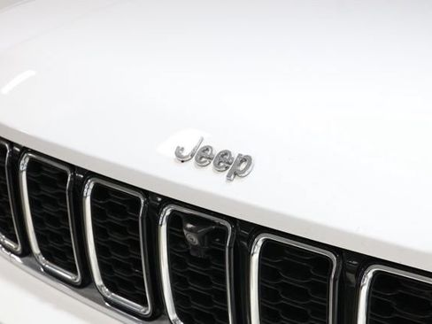 Used 2023 Jeep Grand Cherokee L Limited w/ Luxury Tech Group II AWD/4WD image 12