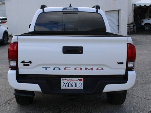 Used 2022 Toyota Tacoma SR5 w/ Trail Edition image 5