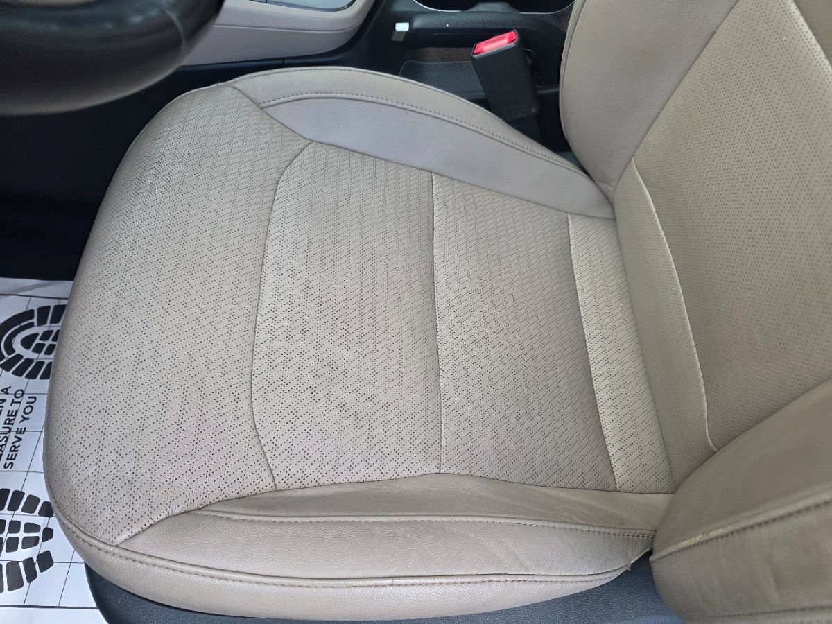 Used 2017 Hyundai Elantra Limited FWD image 18