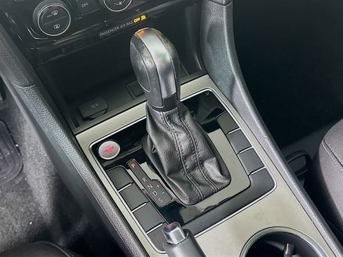 Used 2021 Volkswagen Passat 2.0T SE image 24