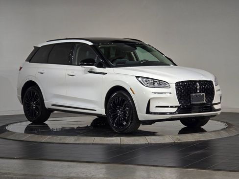 New 2026 Lincoln Corsair Reserve image 2