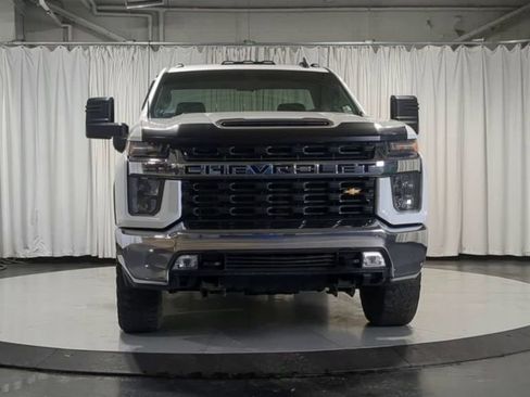 Used 2022 Chevrolet Silverado 2500 LT w/ Convenience Package AWD/4WD image 3