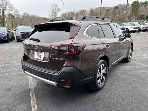 Certified 2022 Subaru Outback Limited image 3