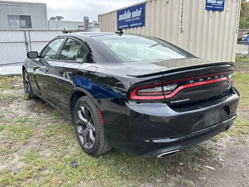 Used 2019 Dodge Charger SXT w/ Plus Group image 7