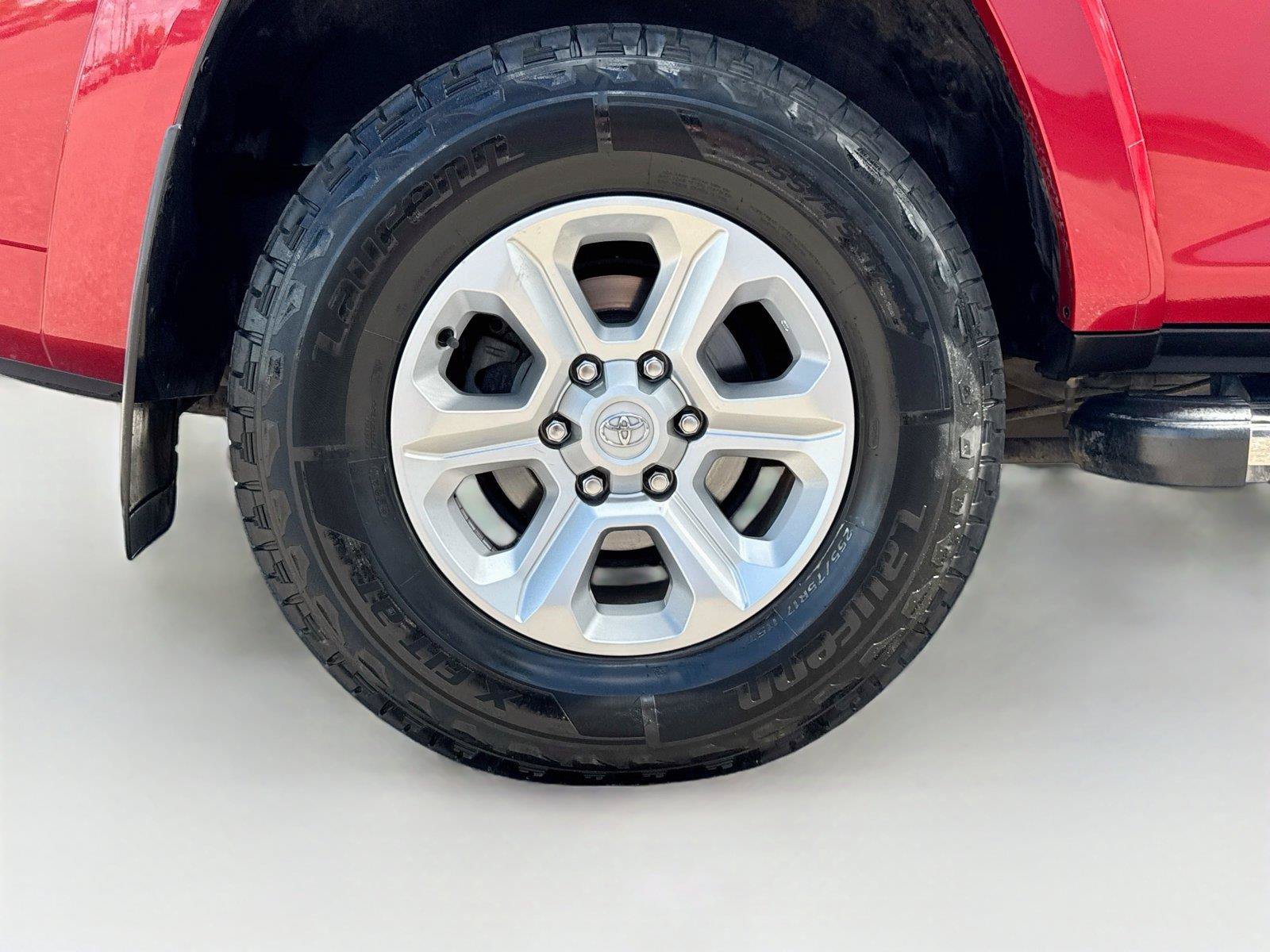 Used 2022 Toyota 4Runner SR5 Premium w/ Moonroof Package RWD image 34