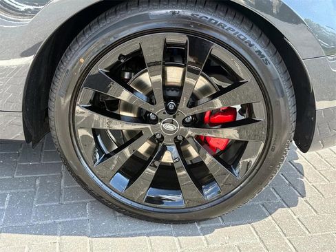New 2025 Land Rover Range Rover Sport Dynamic SE image 3