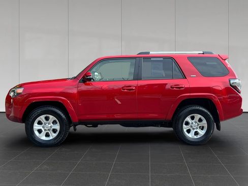 Used 2024 Toyota 4Runner SR5 Premium w/ Moonroof Package AWD/4WD image 2
