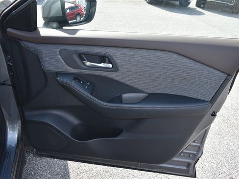 Used 2023 Nissan Rogue SV image 28