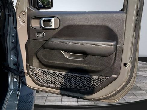 Used 2021 Jeep Wrangler Unlimited Sahara AWD/4WD image 30