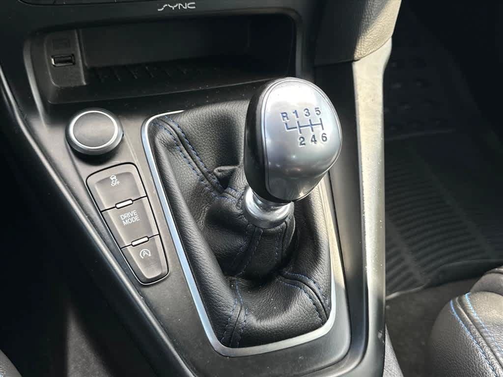 Used 2017 Ford Focus RS AWD/4WD image 26