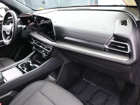 Used 2024 Chevrolet Traverse LT image 48