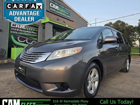 Used 2012 Toyota Sienna LE image 1