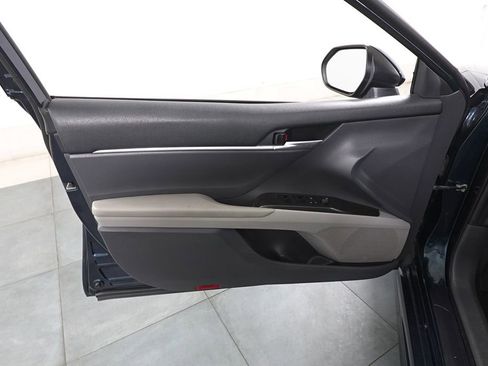 Used 2021 Toyota Camry SE image 7