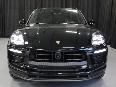 Used 2025 Porsche Macan image 10