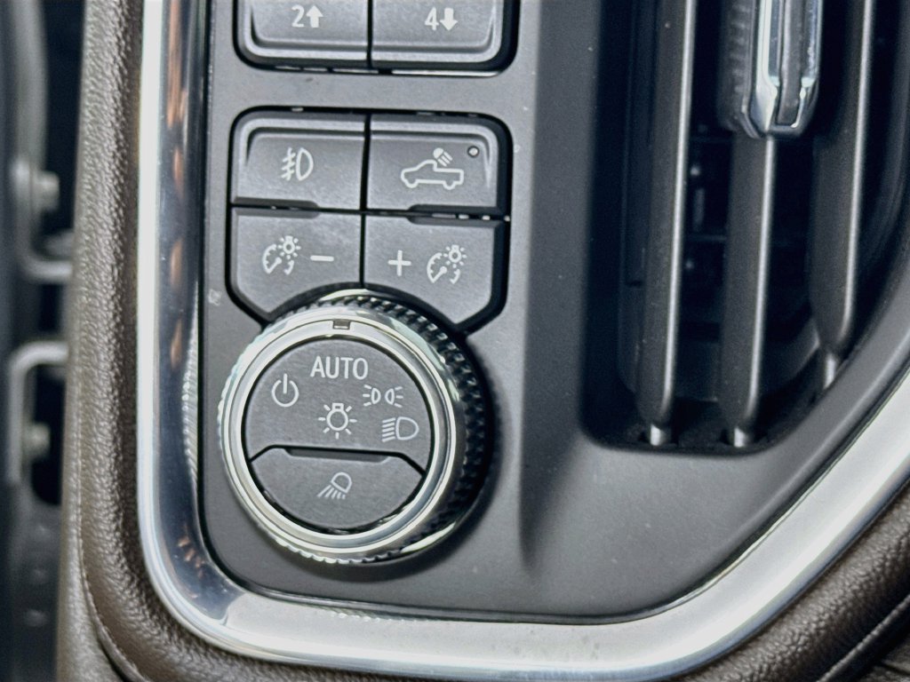 Used 2023 GMC Sierra 2500 Denali w/ Denali Ultimate Package AWD/4WD image 15