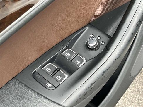 Used 2016 Audi Q3 2.0T Premium Plus w/ Technology Package image 26