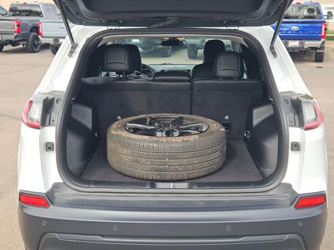 Used 2020 Jeep Cherokee Latitude Plus image 7