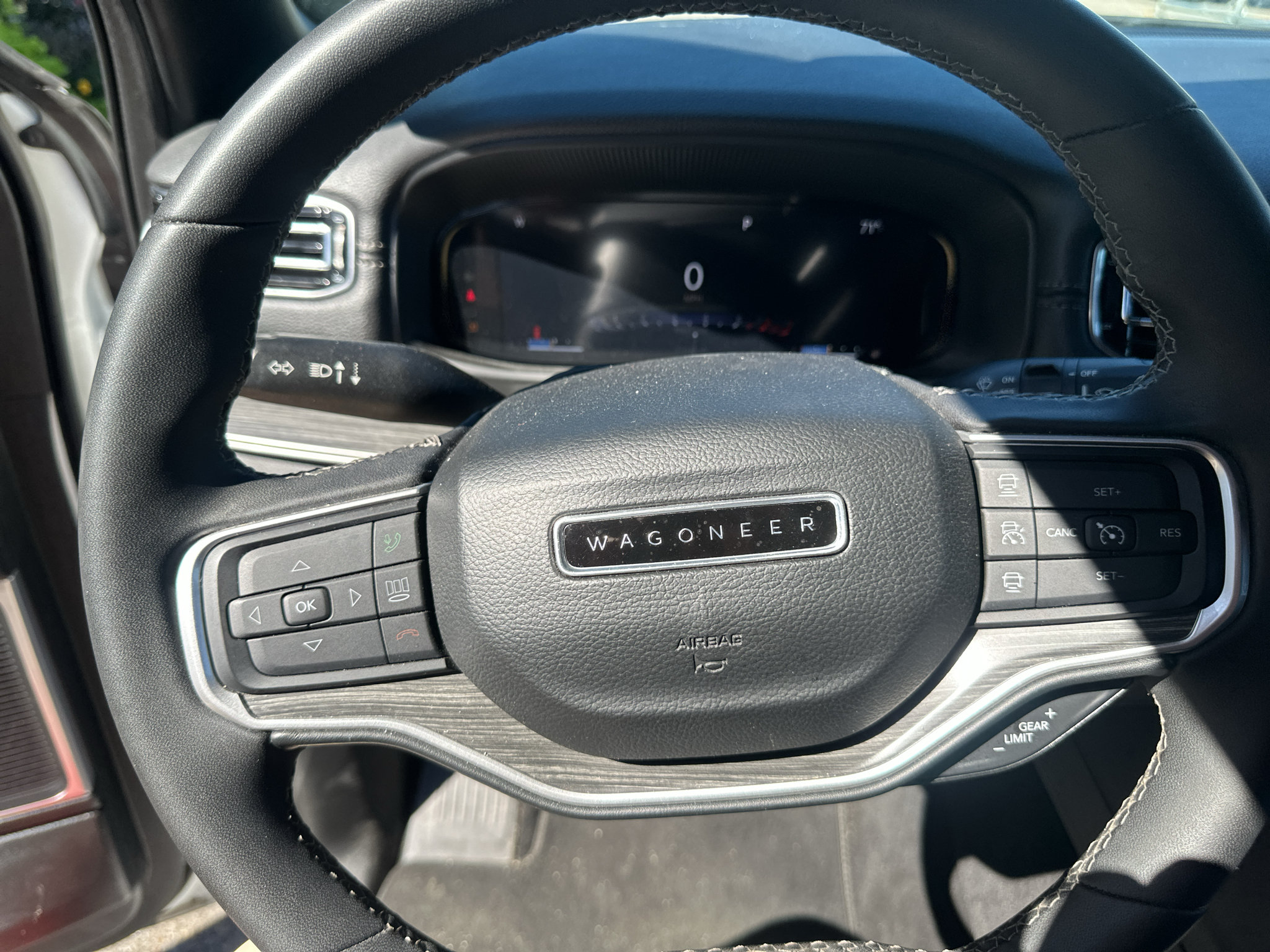 Used 2024 Jeep Wagoneer Series II w/ Flexible Seating Group RWD image 23