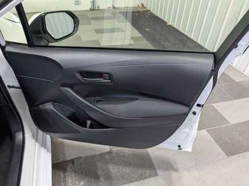 Used 2025 Toyota Corolla LE image 26