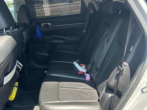 Used 2024 Kia Sorento S w/ Panoramic Sunroof Package FWD image 6
