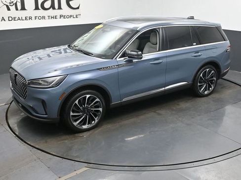 Used 2025 Lincoln Aviator Reserve w/ Equipment Group 201A AWD/4WD image 46