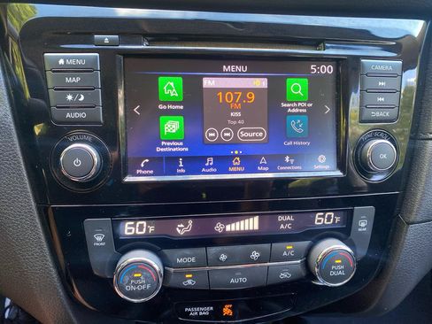 Used 2018 Nissan Rogue SV w/ Sun & Sound Touring Package AWD/4WD image 16