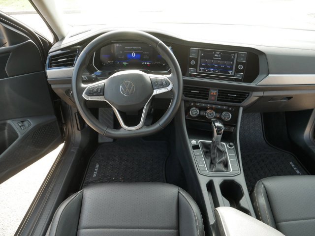 Certified 2023 Volkswagen Jetta SE FWD image 21