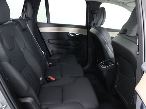 Used 2026 Volvo XC90 B6 Plus image 30