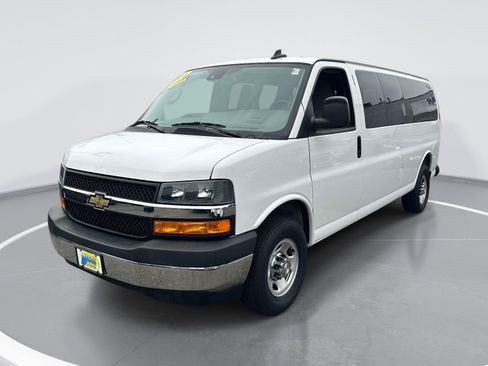 Used 2024 Chevrolet Express 3500 LT w/ LT Preferred Equipment Group RWD image 3