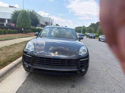Used 2018 Porsche Macan AWD/4WD image 5
