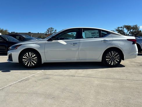 New 2025 Nissan Altima 2.5 SV image 7
