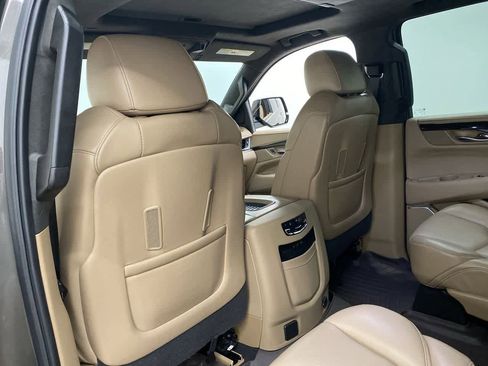 Used 2020 Cadillac Escalade Platinum image 16