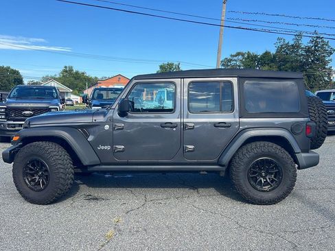 Used 2018 Jeep Wrangler Unlimited Sport S image 2