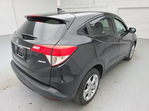 Used 2019 Honda HR-V LX image 11