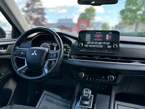 Used 2022 Mitsubishi Outlander SE AWD/4WD image 10