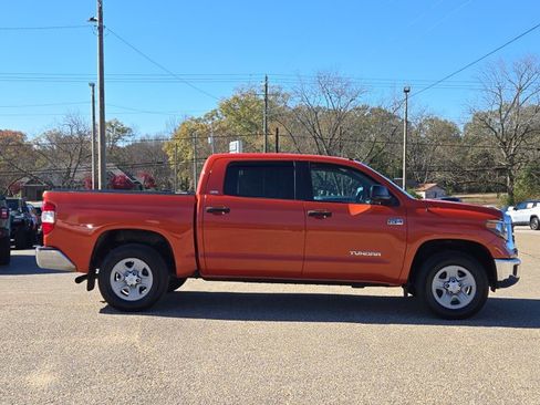 Used 2018 Toyota Tundra SR5 image 5