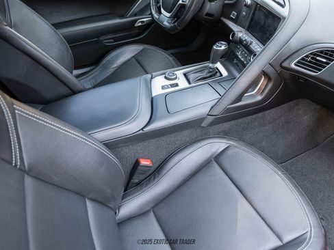 Used 2019 Chevrolet Corvette Stingray Coupe w/ Carbon Flash Badge Package image 78