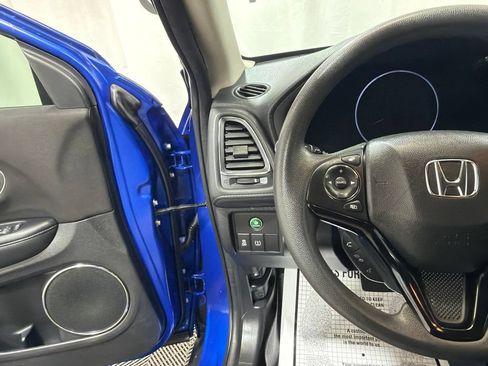 Used 2018 Honda HR-V EX image 26