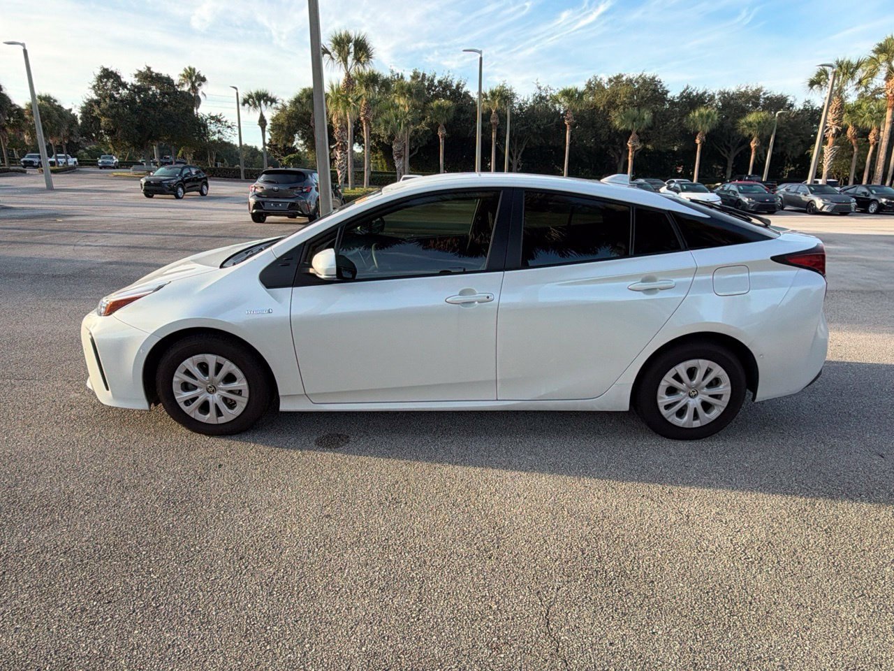 Used 2021 Toyota Prius LE FWD image 2