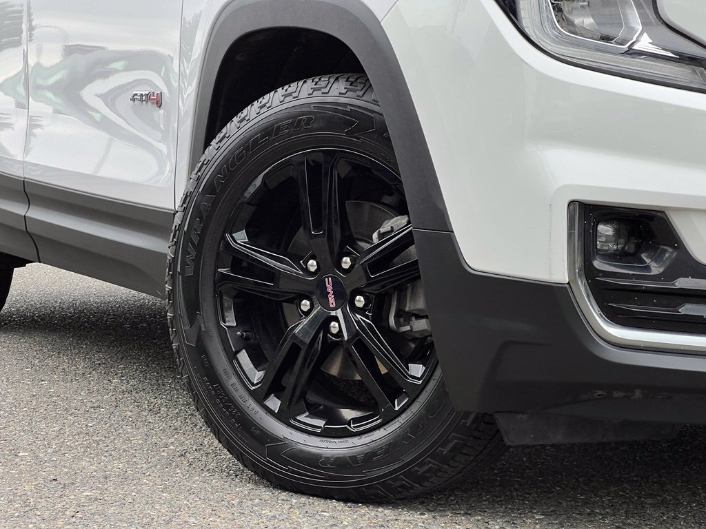 Used 2022 GMC Terrain AT4 AWD/4WD image 2