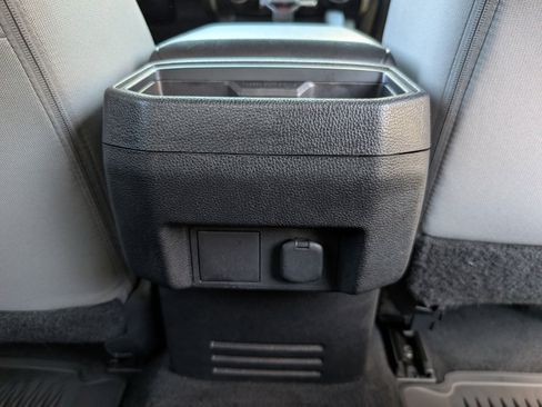 Used 2025 Toyota Tacoma 4x4 Double Cab image 7