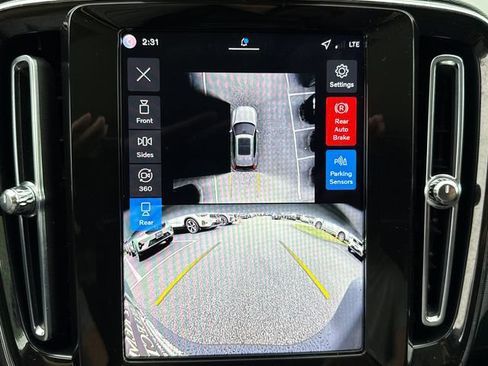 Used 2026 Volvo XC40 B5 Plus AWD/4WD image 38