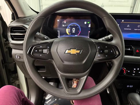 Used 2025 Chevrolet TrailBlazer LT FWD image 34