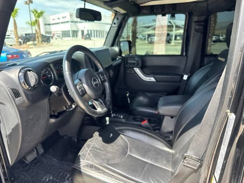 Used 2015 Jeep Wrangler Unlimited Sahara w/ Dual Top Group AWD/4WD image 17