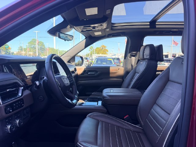 Used 2025 GMC Yukon XL Denali Ultimate AWD/4WD image 10