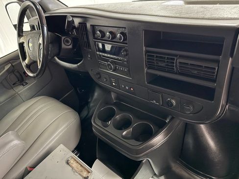 Used 2018 Chevrolet Express 3500 Extended w/ Driver Convenience Package image 28