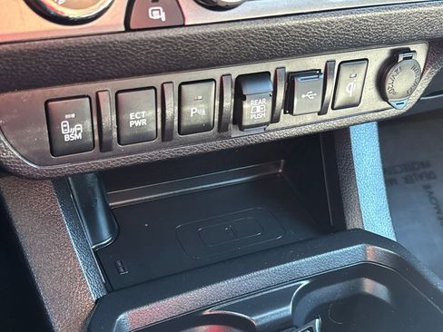Used 2023 Toyota Tacoma TRD Sport w/ Technology Package AWD/4WD image 25
