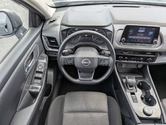 Used 2025 Nissan Rogue SV AWD/4WD image 15