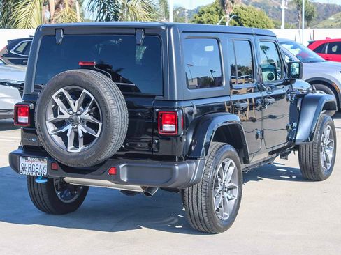 Used 2024 Jeep Wrangler Unlimited w/ Technology Group AWD/4WD image 9